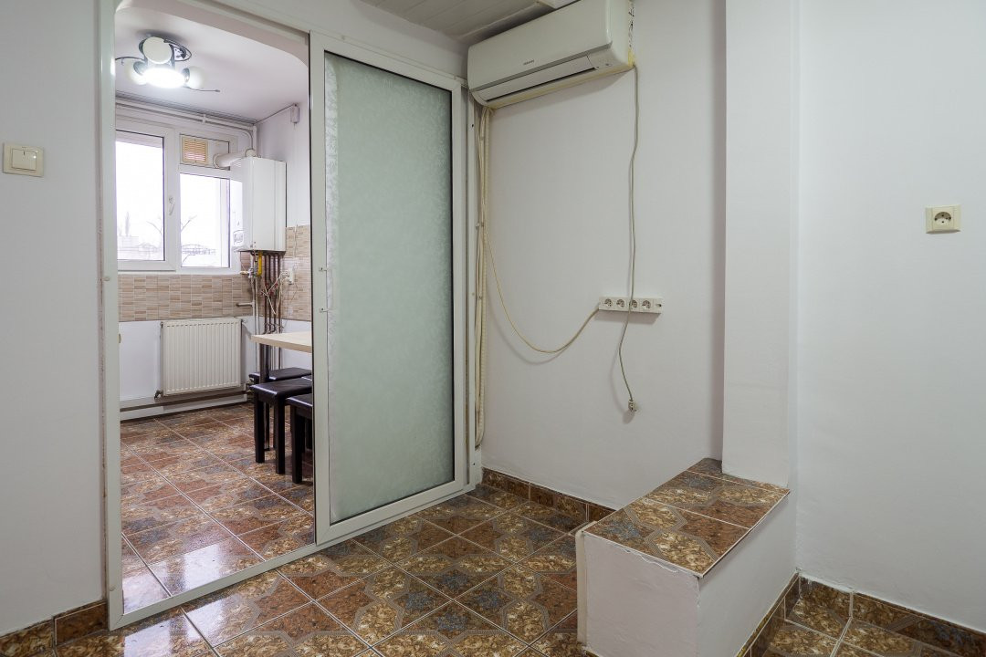 Titan, parcul IOR, Bloc H, decomandat, centrala, vedere la ,,padure,,