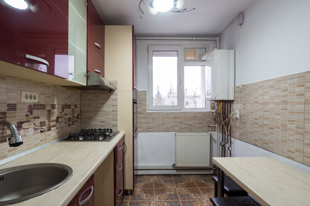 Titan, parcul IOR, Bloc H, decomandat, centrala, vedere la ,,padure,,