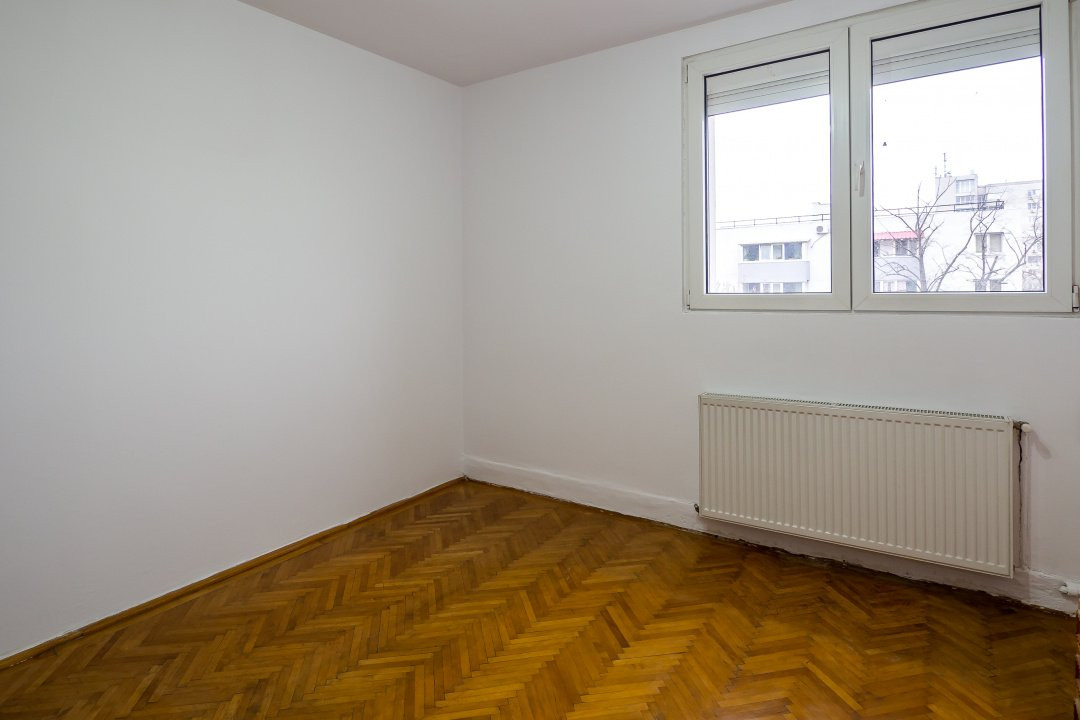 Titan, parcul IOR, Bloc H, decomandat, centrala, vedere la ,,padure,,