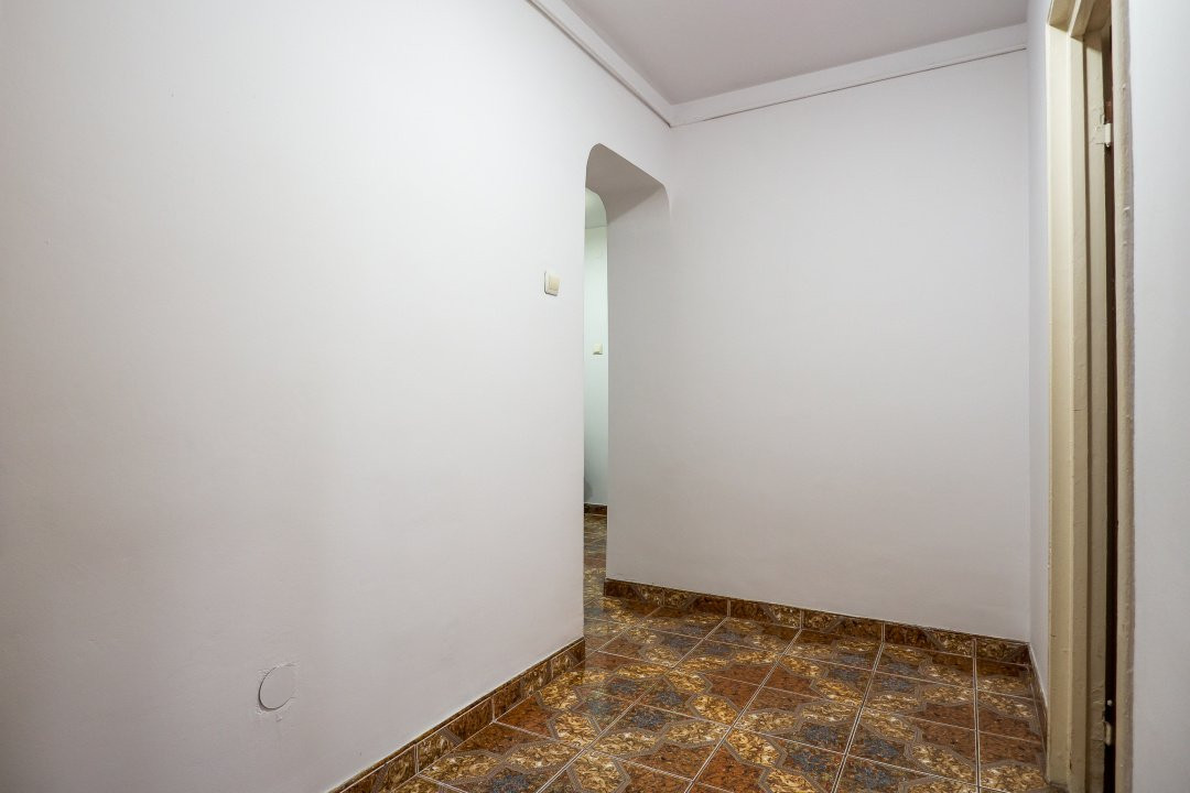 Titan, parcul IOR, Bloc H, decomandat, centrala, vedere la ,,padure,,