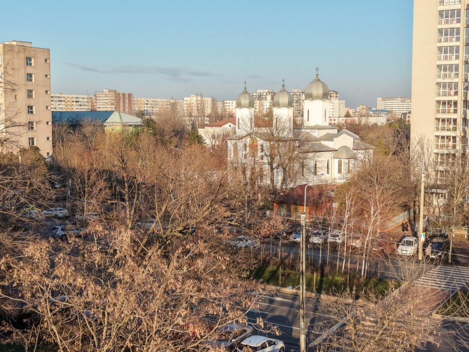 Titan, parcul IOR, Bloc H, decomandat, centrala, vedere la ,,padure,,