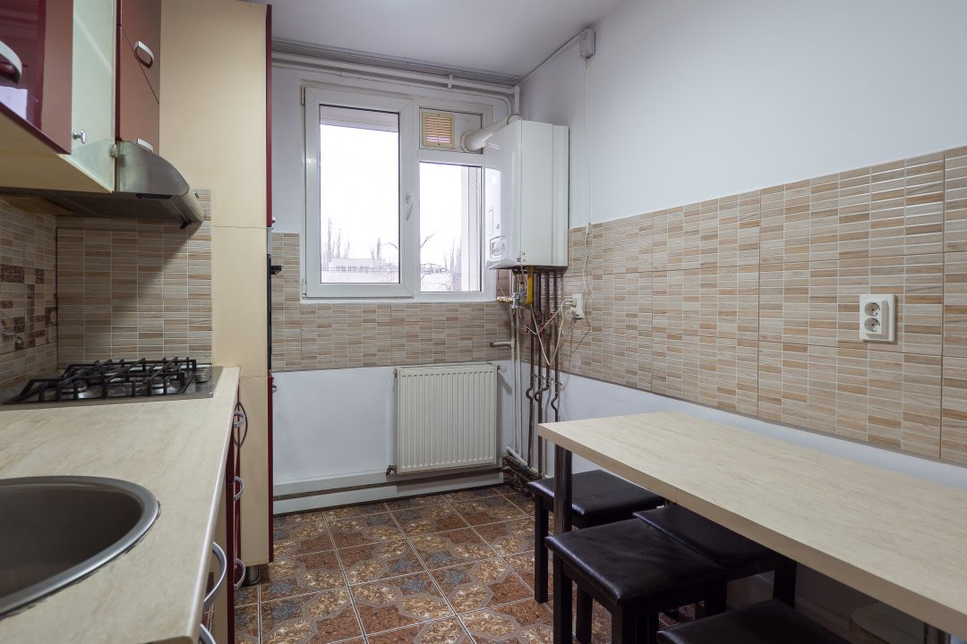 Titan, parcul IOR, Bloc H, decomandat, centrala, vedere la ,,padure,,