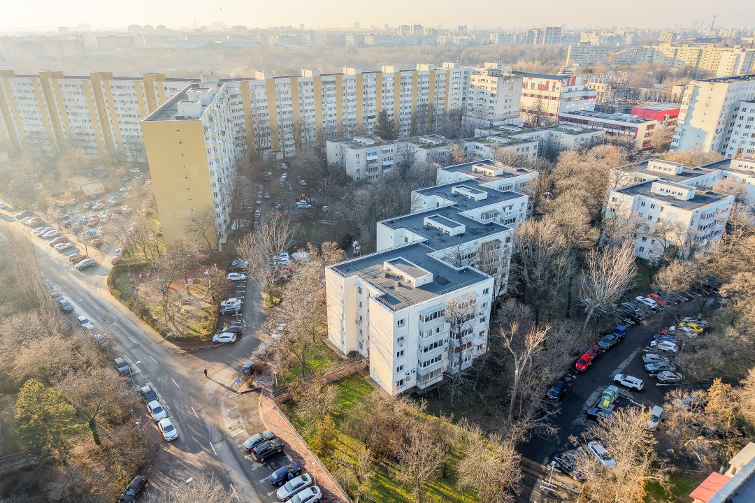 Titan, parcul IOR, Bloc H, decomandat, centrala, vedere la ,,padure,,