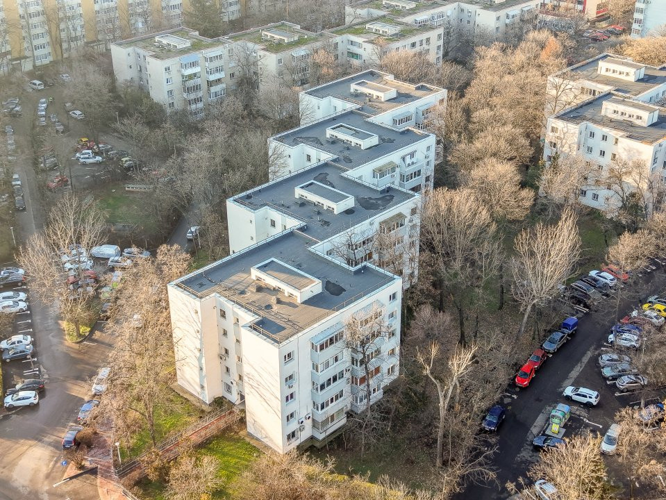 Titan, parcul IOR, Bloc H, decomandat, centrala, vedere la ,,padure,,