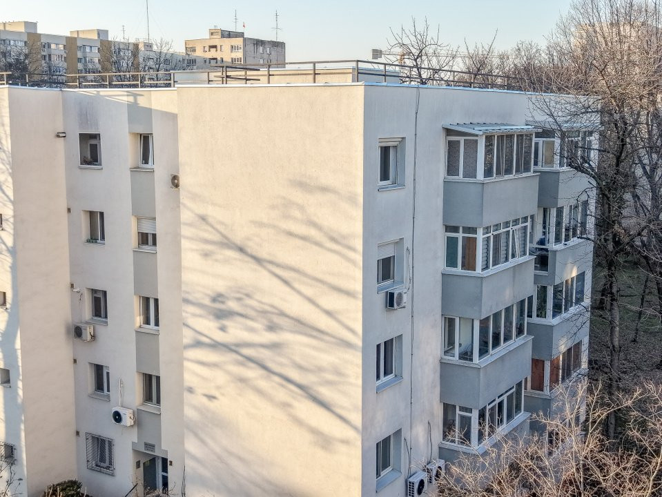 Titan, parcul IOR, Bloc H, decomandat, centrala, vedere la ,,padure,,