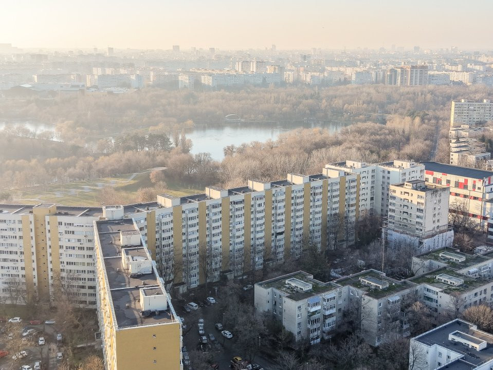 Titan, parcul IOR, Bloc H, decomandat, centrala, vedere la ,,padure,,