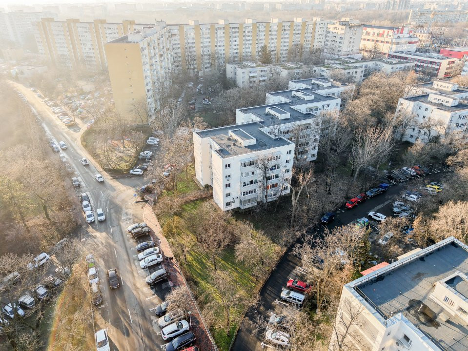 Titan, parcul IOR, Bloc H, decomandat, centrala, vedere la ,,padure,,