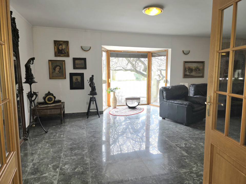 Vilă deosebită de vânzare în Otopeni langa ''Ana Aslan'' - arhitectura germana