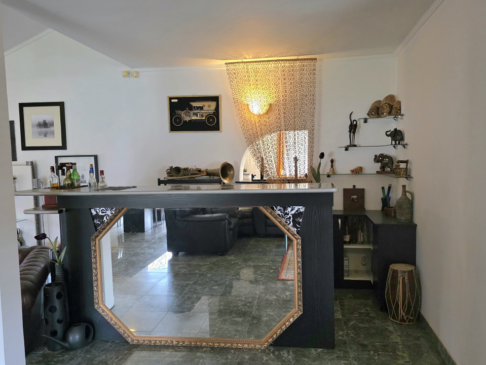 Vilă deosebită de vânzare în Otopeni langa ''Ana Aslan'' - arhitectura germana