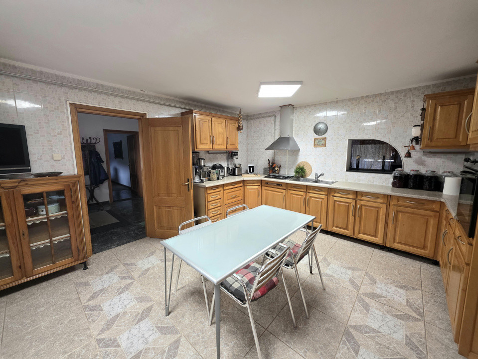 Vilă deosebită de vânzare în Otopeni langa ''Ana Aslan'' - arhitectura germana