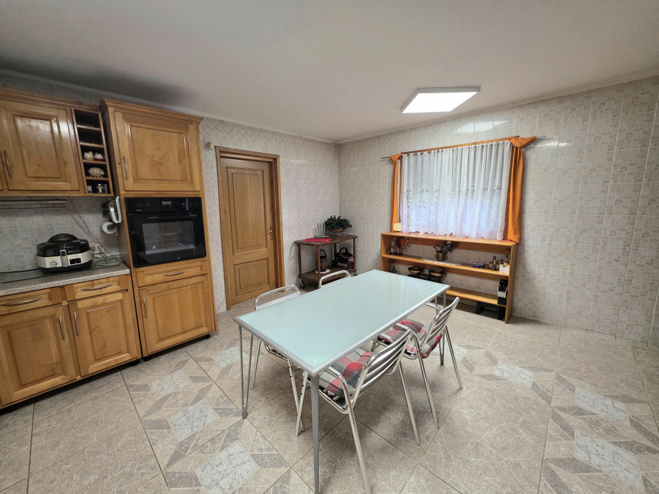 Vilă deosebită de vânzare în Otopeni langa ''Ana Aslan'' - arhitectura germana