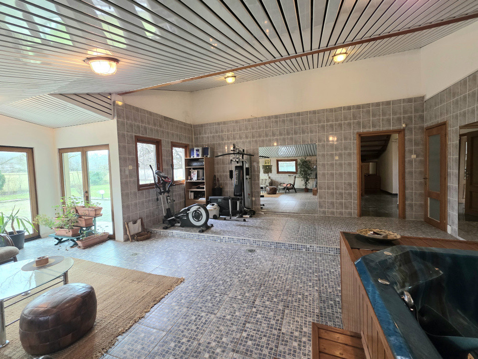 Vilă deosebită de vânzare în Otopeni langa ''Ana Aslan'' - arhitectura germana