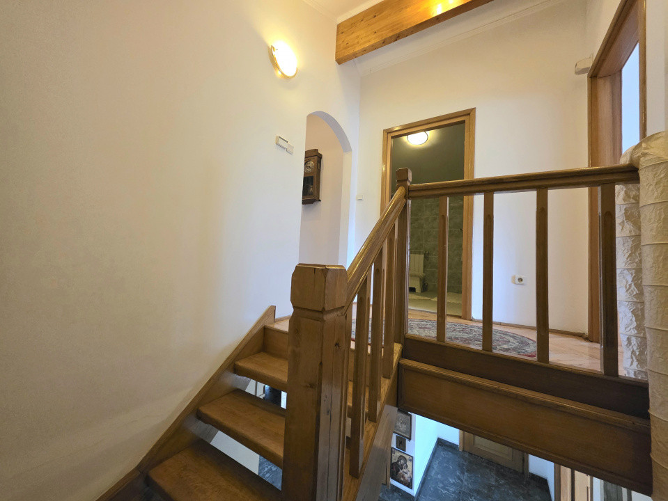 Vilă deosebită de vânzare în Otopeni langa ''Ana Aslan'' - arhitectura germana