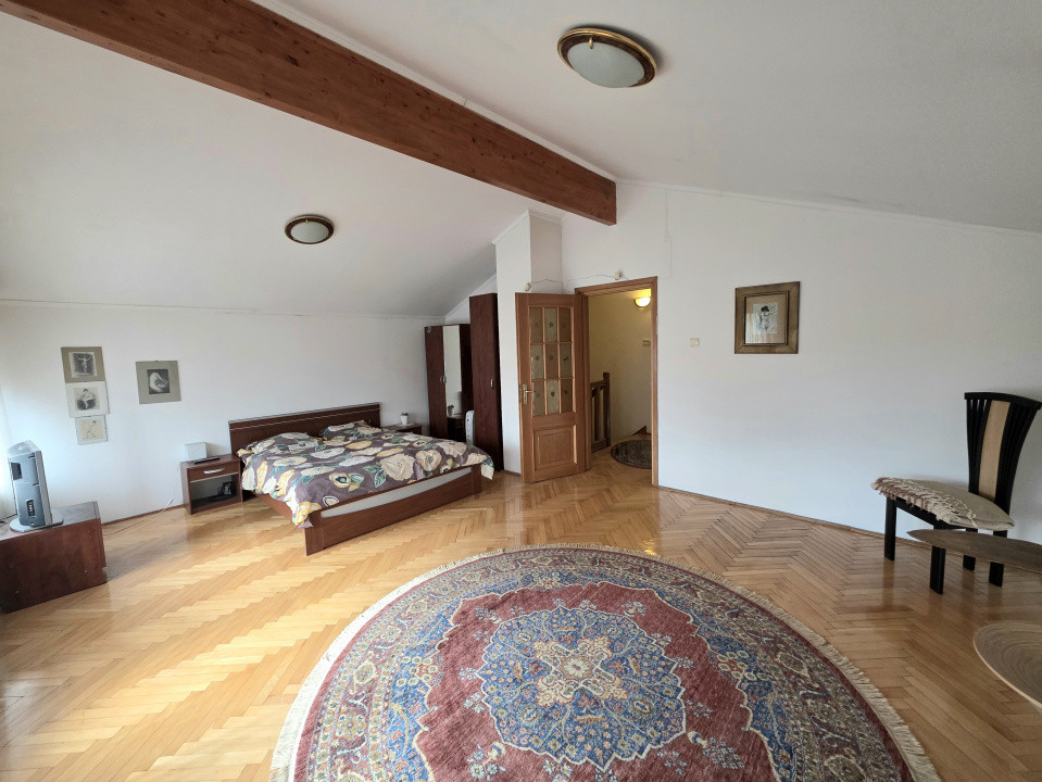 Vilă deosebită de vânzare în Otopeni langa ''Ana Aslan'' - arhitectura germana