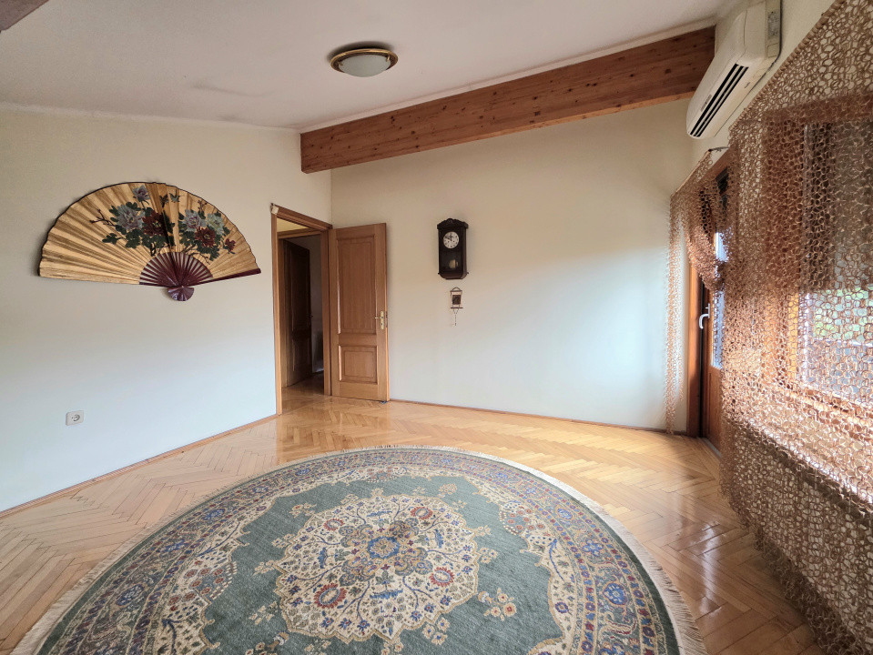 Vilă deosebită de vânzare în Otopeni langa ''Ana Aslan'' - arhitectura germana