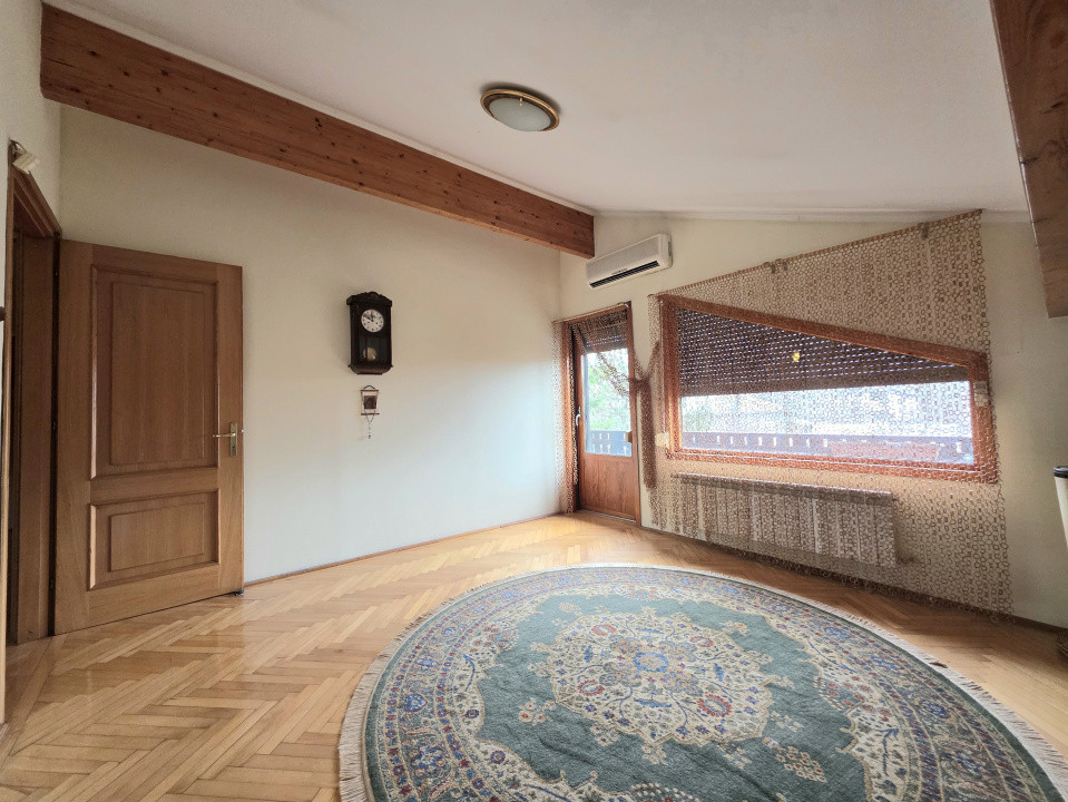 Vilă deosebită de vânzare în Otopeni langa ''Ana Aslan'' - arhitectura germana