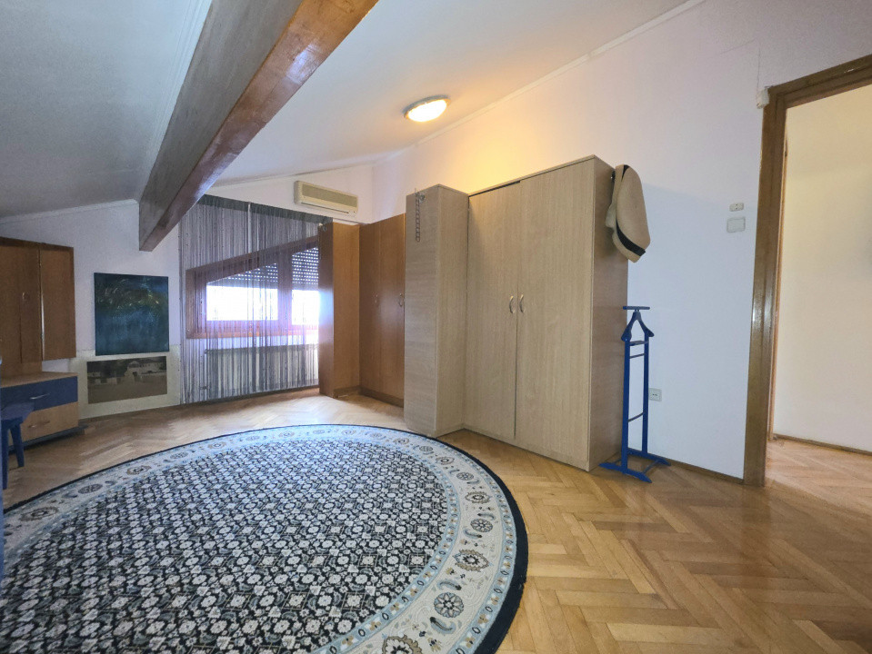 Vilă deosebită de vânzare în Otopeni langa ''Ana Aslan'' - arhitectura germana