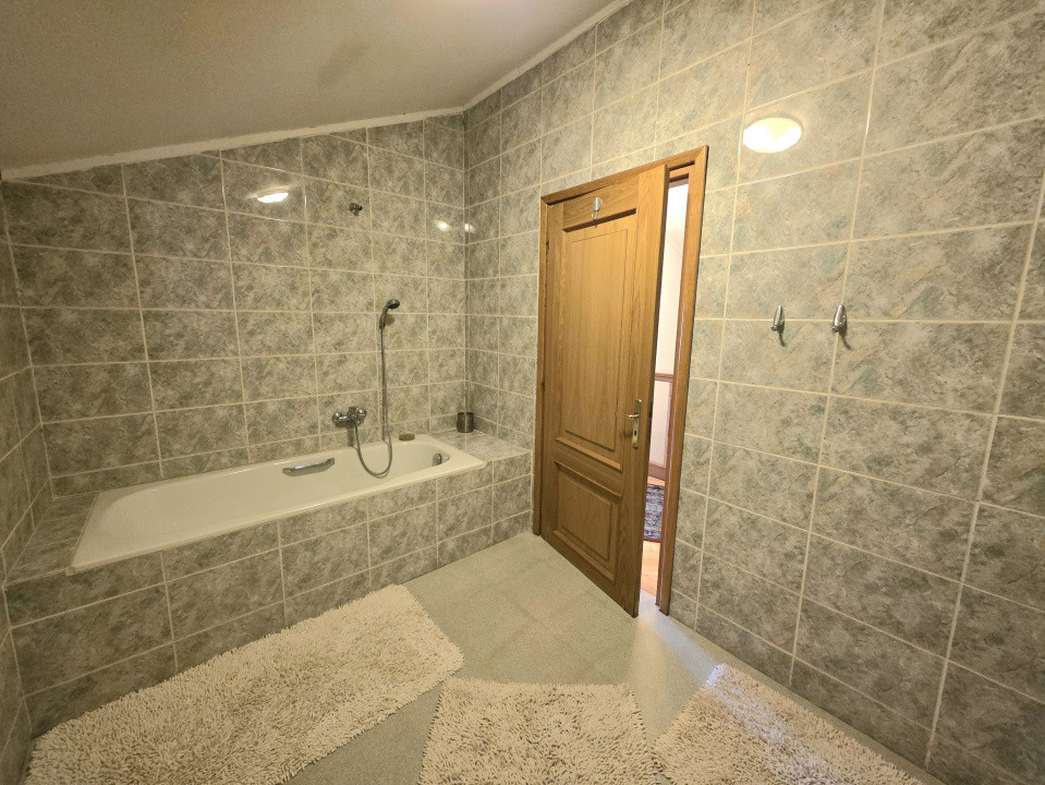 Vilă deosebită de vânzare în Otopeni langa ''Ana Aslan'' - arhitectura germana