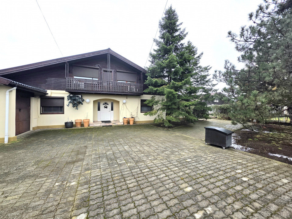 Vilă deosebită de vânzare în Otopeni langa ''Ana Aslan'' - arhitectura germana