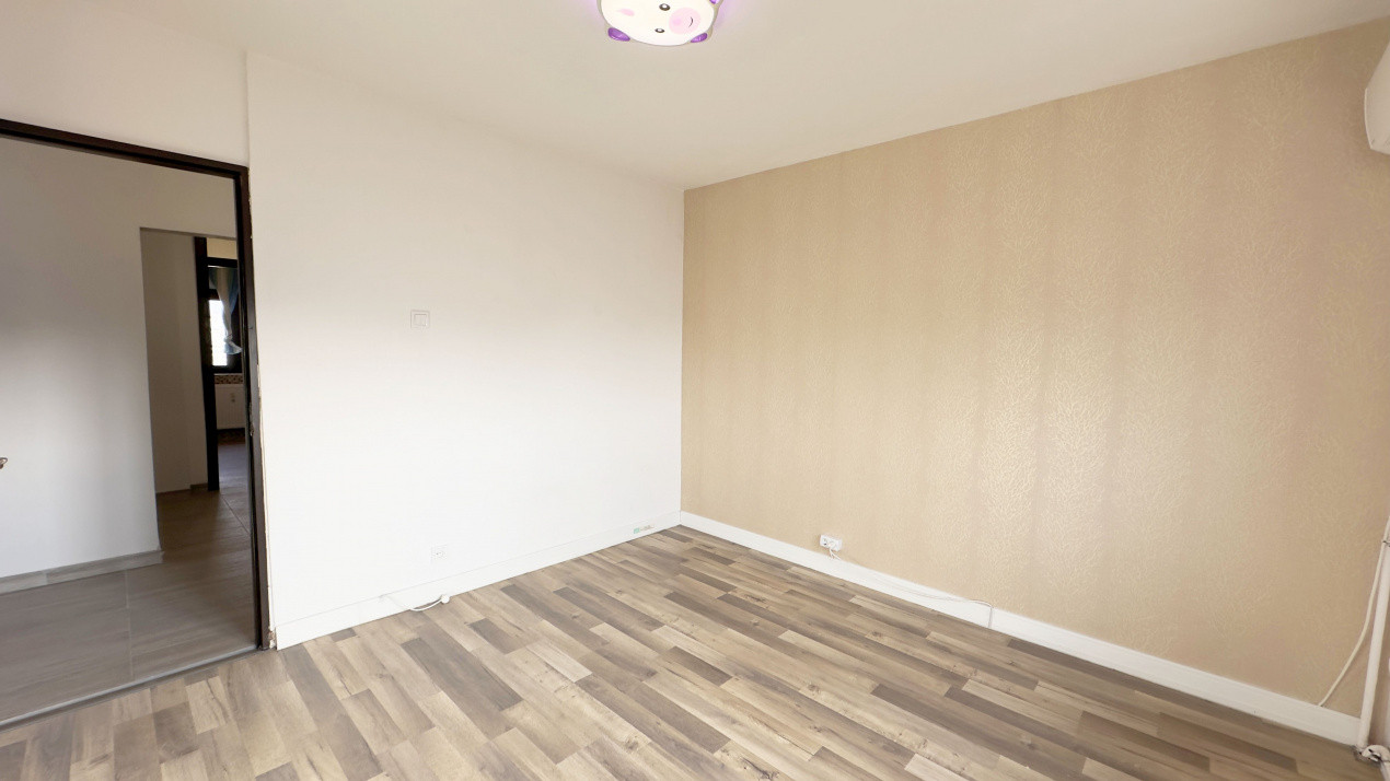 Apartament luminos 3 camere, decomandat, vedere liberă, Vitan