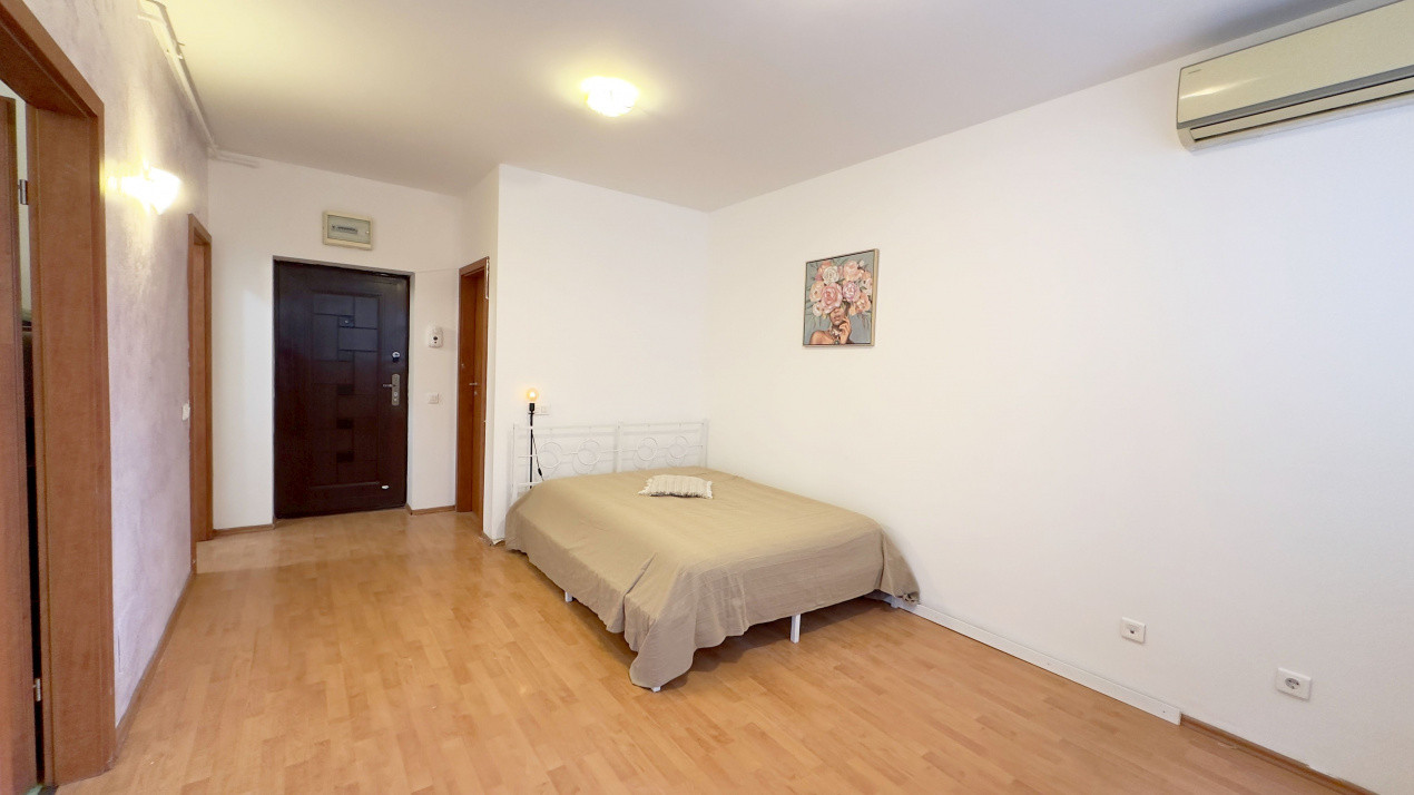 Garsonieră în Răsărit de Soare, Auchan Titan!