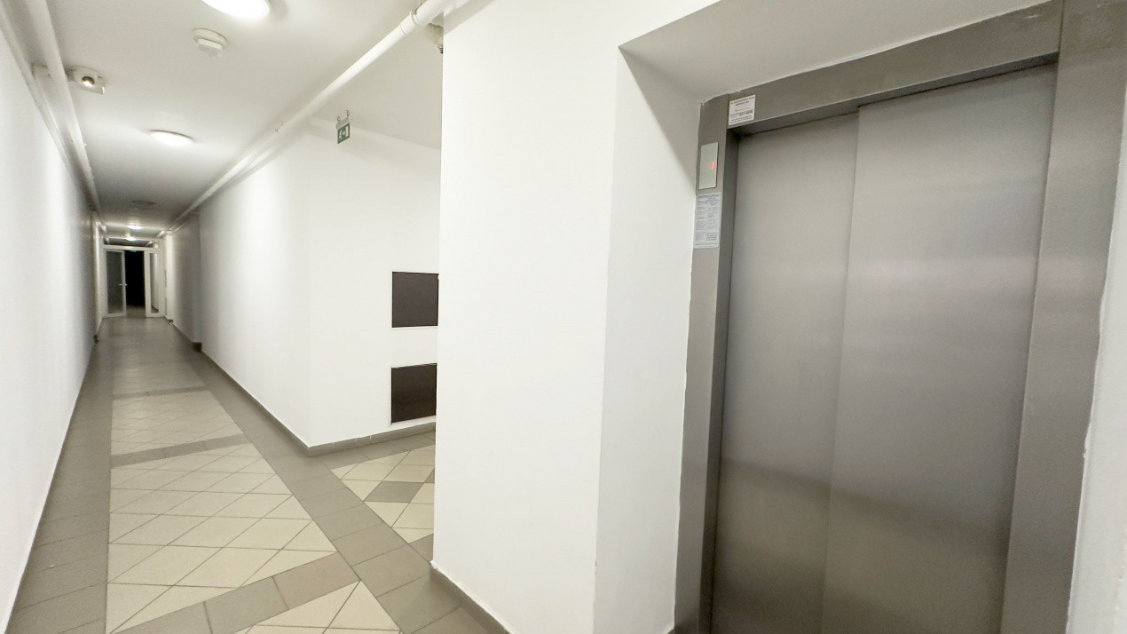 Garsonieră în Răsărit de Soare, Auchan Titan!