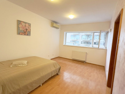 Garsonieră în Răsărit de Soare, Auchan Titan!