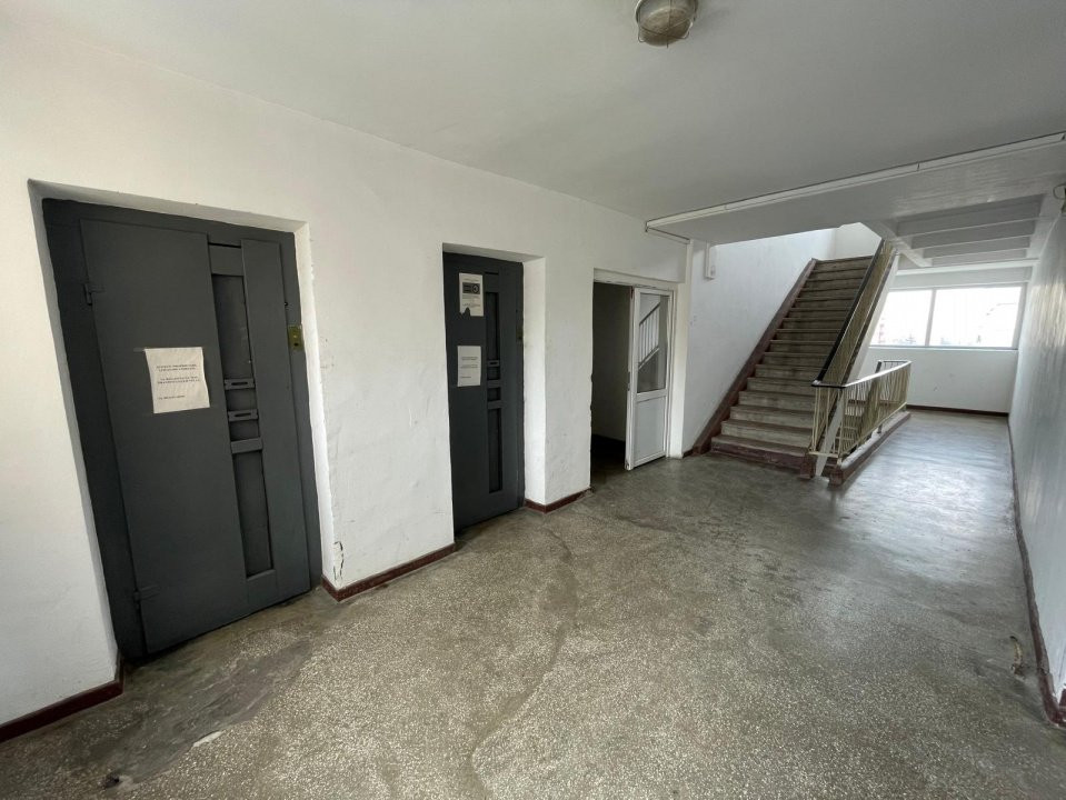 Auchan-Vitan Garsoniera 30 mp,mobilata si utilata,etaj 8