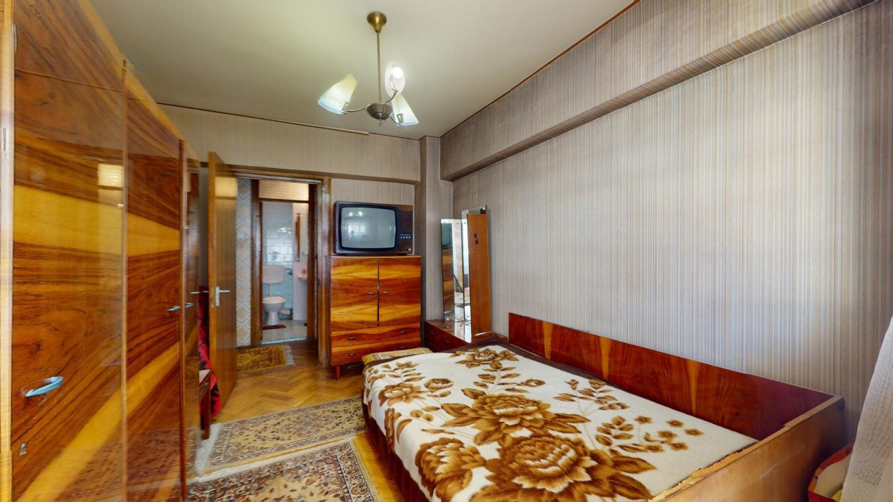 De vânzare apartament 4 camere decomandat-imobil 1980-Piața Rosetti