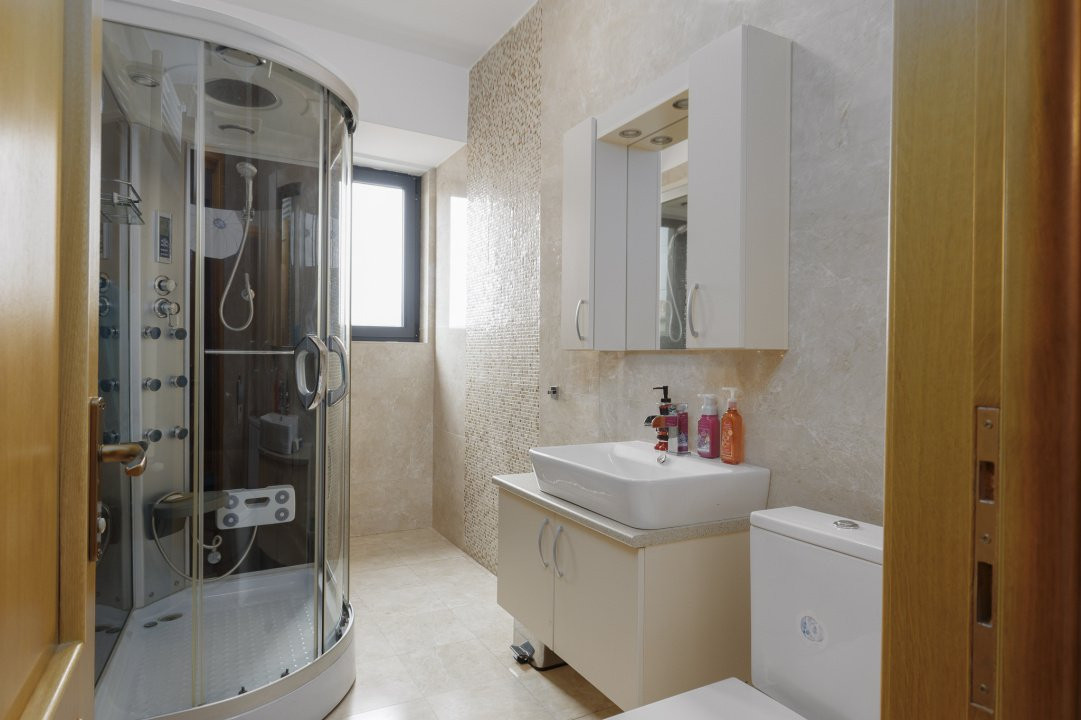 De vânzare apartament tip DUPLEX strada Polonă imobil nou-garaj-boxă