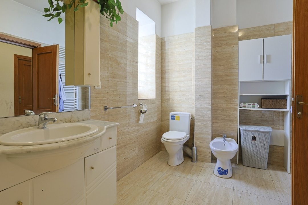 De vânzare apartament tip DUPLEX strada Polonă imobil nou-garaj-boxă