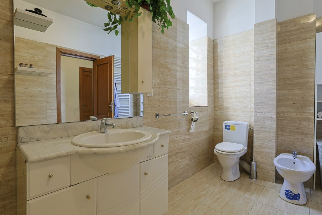 De vânzare apartament tip DUPLEX strada Polonă imobil nou-garaj-boxă