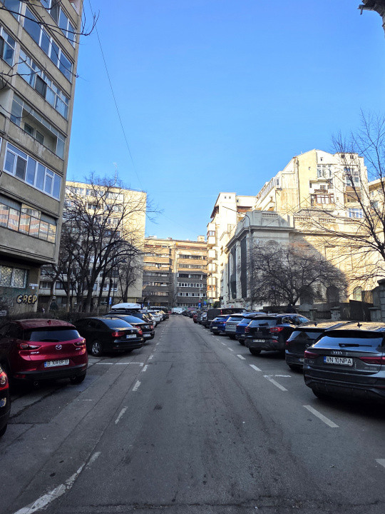 De vanzare 3 camere la Sala Palatului, gata de mutat, fara risc seismic