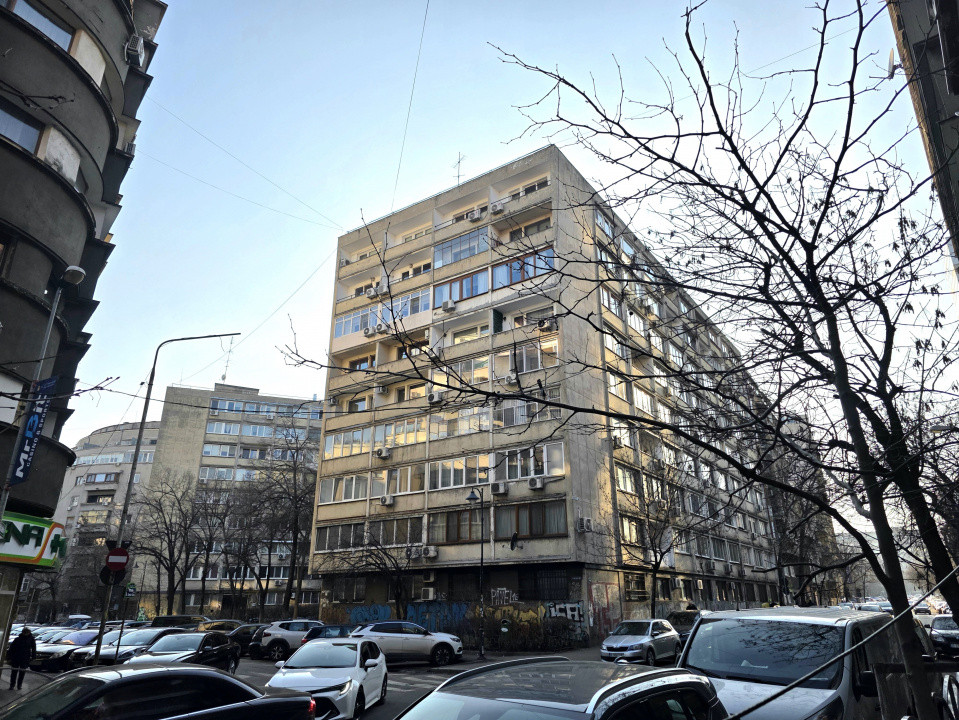 De vanzare 3 camere la Sala Palatului/Cișmigiu, gata de mutat
