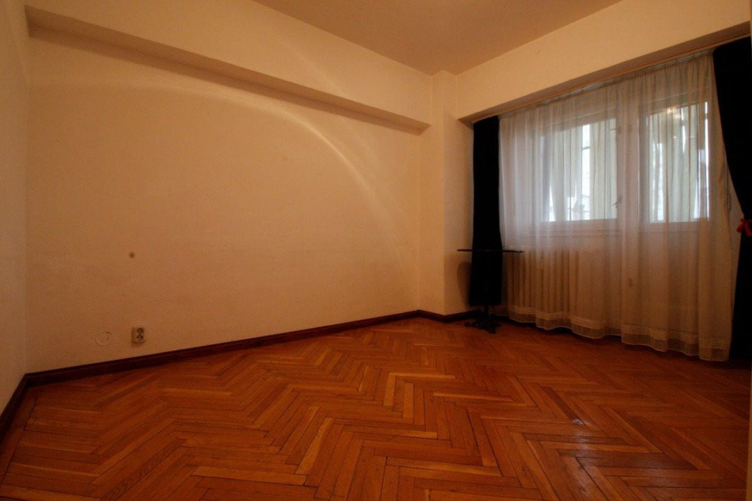 Piata Unirii - Fantani - 4 camere, decomandat, 98 mp,