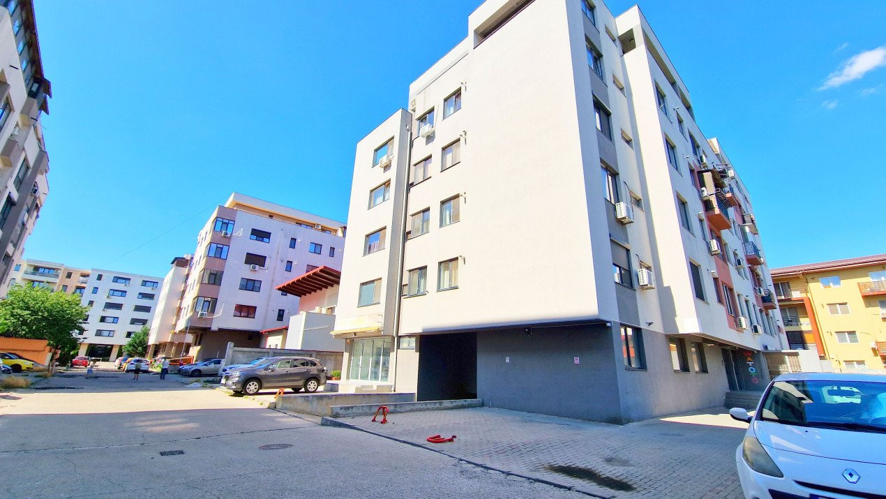 Apartament cu 5 camere si curte de 358 mp.