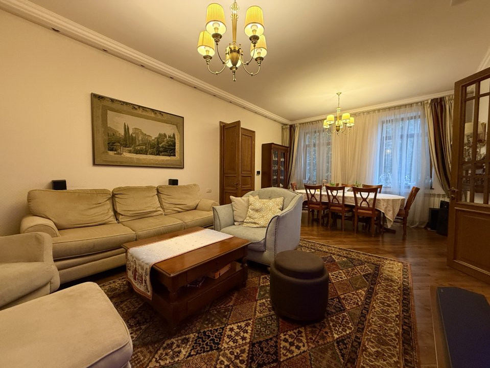 Vilă ultracentrală cu piscină interioară, saună și cramă | Unirii