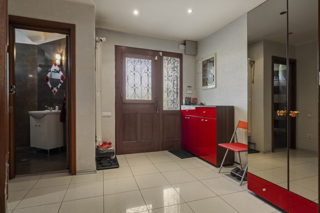 Balotesti, Ion Lahovari, mobilata si utilata complet