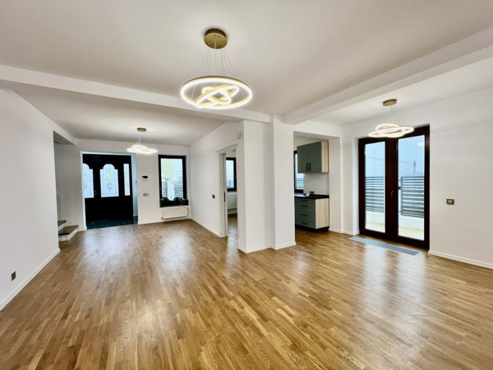 Vilă cu Arhitectură Moderna - Vedere la Lac