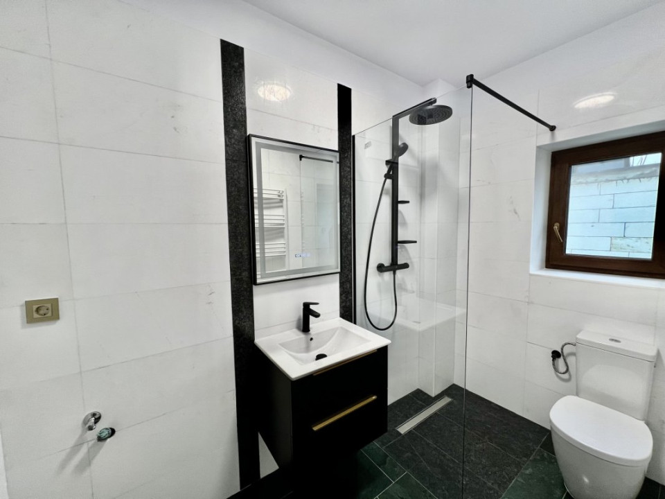 Vilă cu Arhitectură Moderna - Vedere la Lac