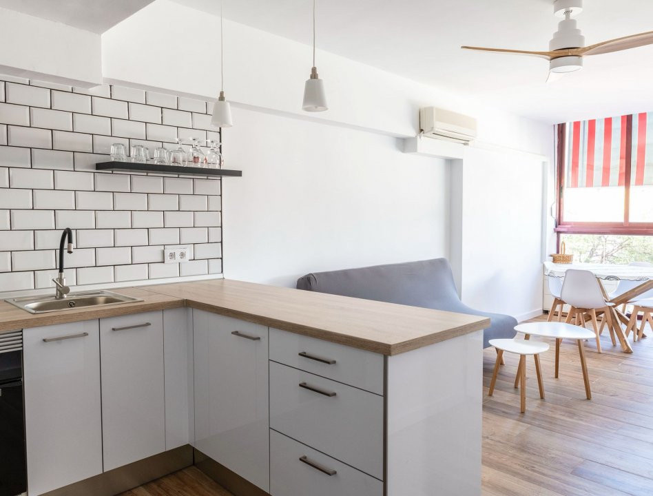 Apartament la doar 500 m de Plaja Levante, cu Licență Turistică Activă