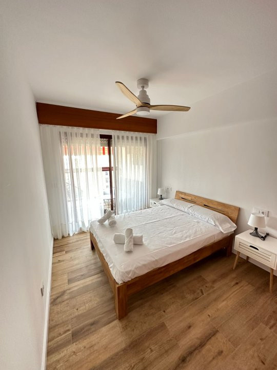 Apartament la doar 500 m de Plaja Levante, cu Licență Turistică Activă