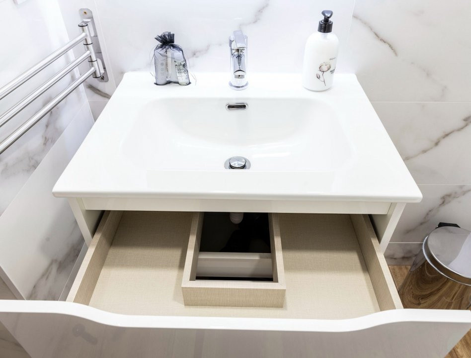 Apartament la doar 500 m de Plaja Levante, cu Licență Turistică Activă