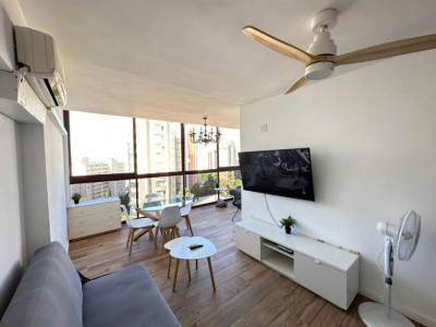 Apartament la doar 500 m de Plaja Levante, cu Licență Turistică Activă