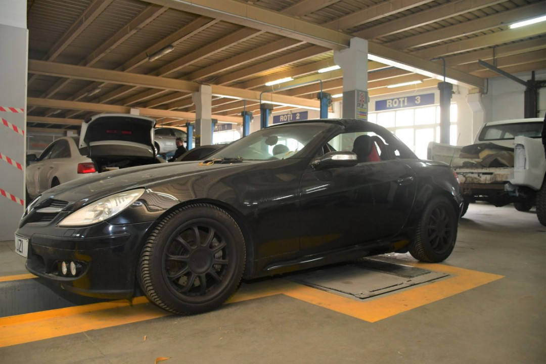 Service auto 550 mp, 1000mp parcare, mecanica, tinichigerie, vopsitorie