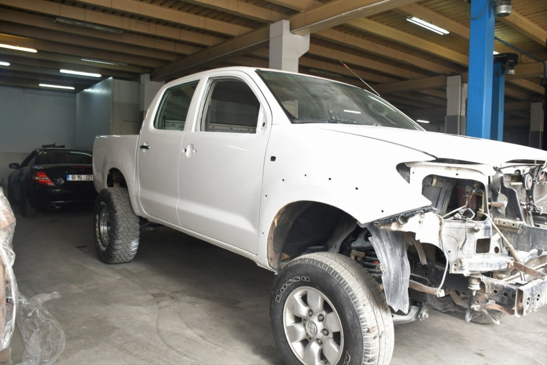 Service auto 550 mp, 1000mp parcare, mecanica, tinichigerie, vopsitorie