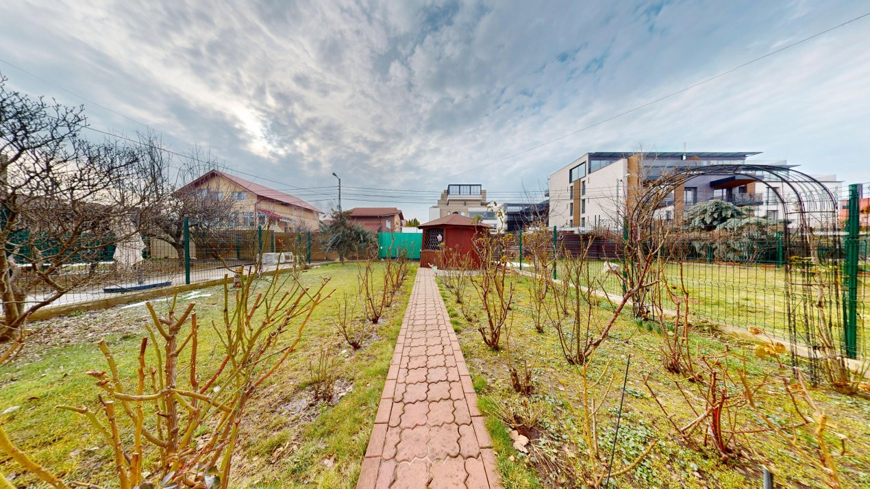 Vila unde diminețile încep cu liniște, nu cu trafic – Iancu Nicolae