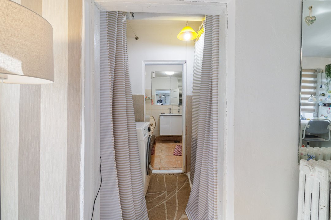 Casa cu gradina aproape de metrou 1 Mai - 232 mp curte libera