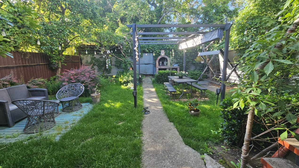 Casa cu gradina aproape de metrou 1 Mai - 232 mp curte libera