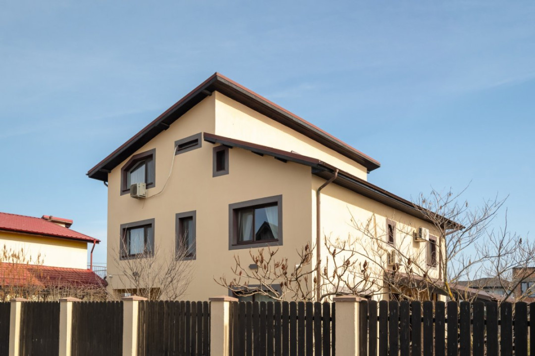 Vila de vanzare Branesti,, teren suplimentar,  gata de mutare si  acces rapid.